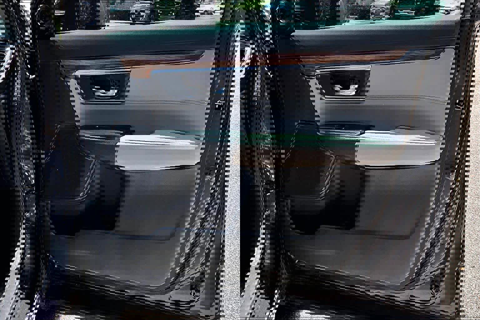 Used 2017 Honda CR-V Touring image 27