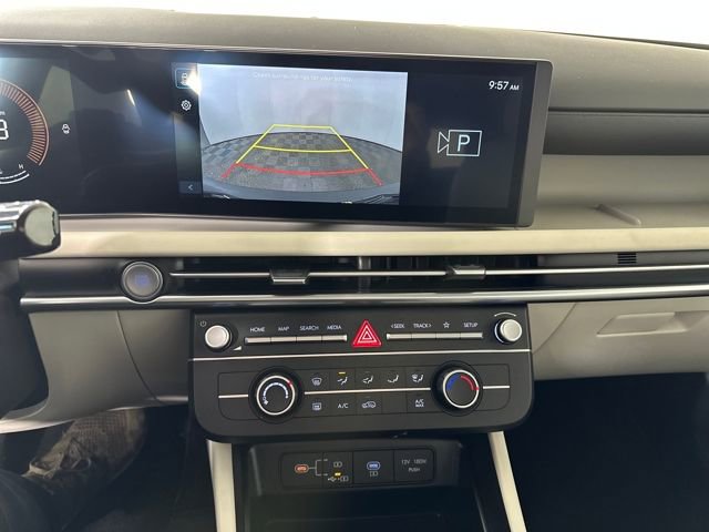 Certified 2025 Hyundai Tucson SE image 50