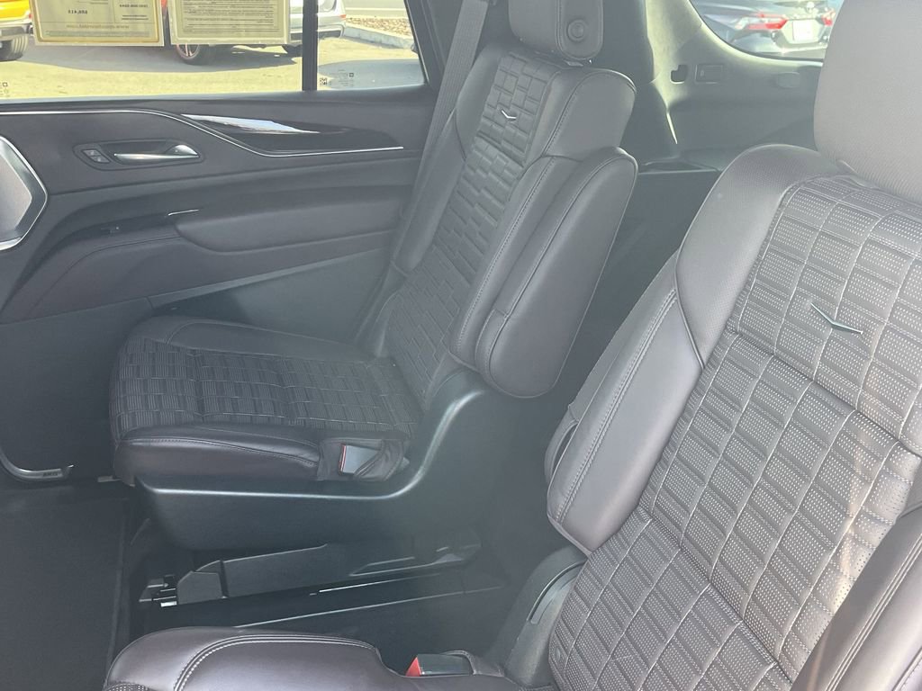 Used 2023 Cadillac Escalade Premium Luxury Platinum image 18