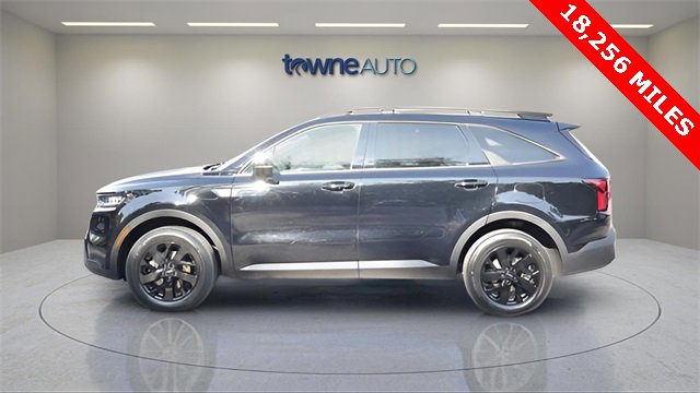 Used 2022 Kia Sorento S image 2