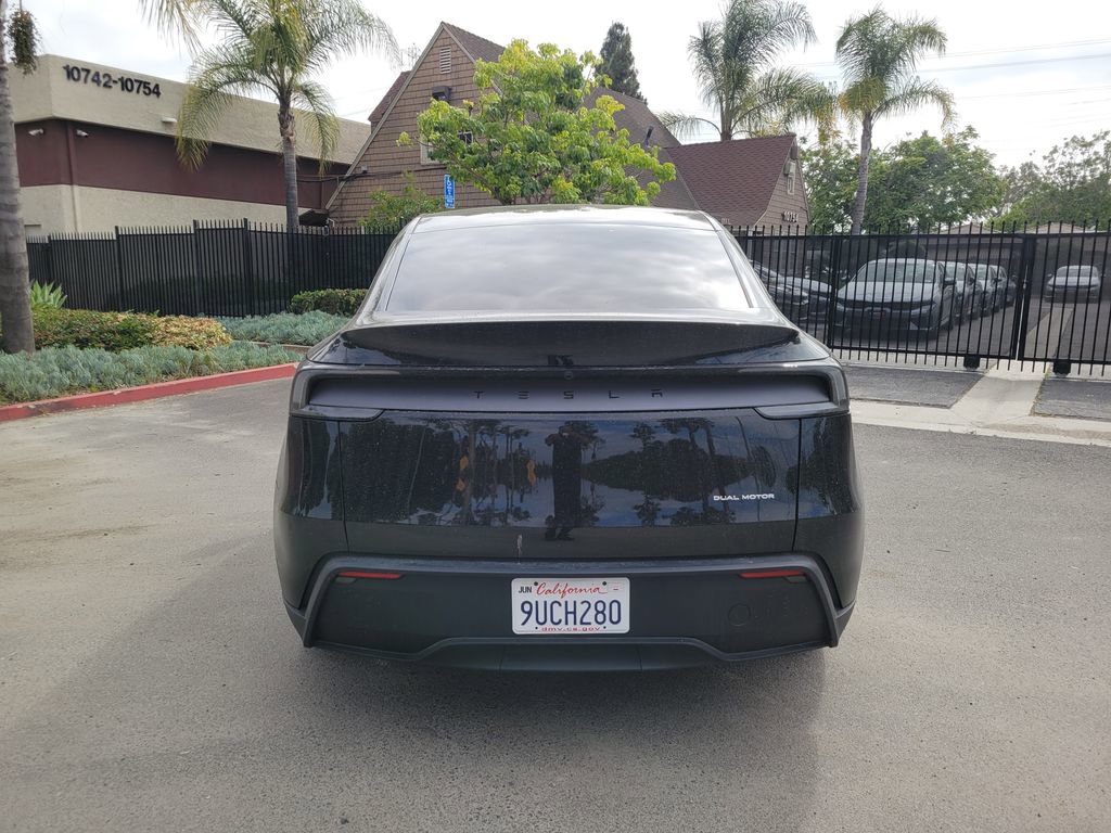 Used 2026 Tesla Model Y Long Range AWD/4WD image 3