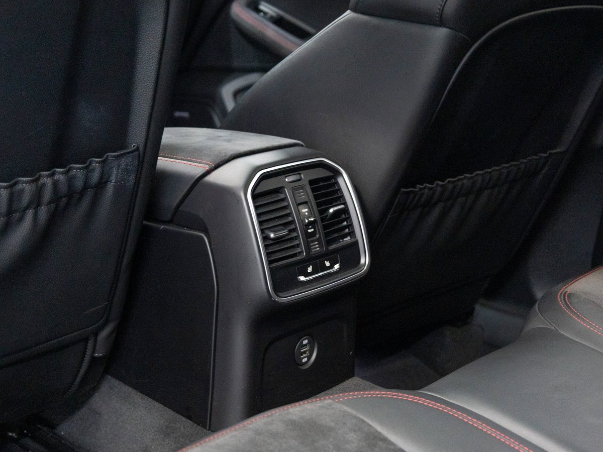 Certified 2017 Porsche Macan GTS image 24