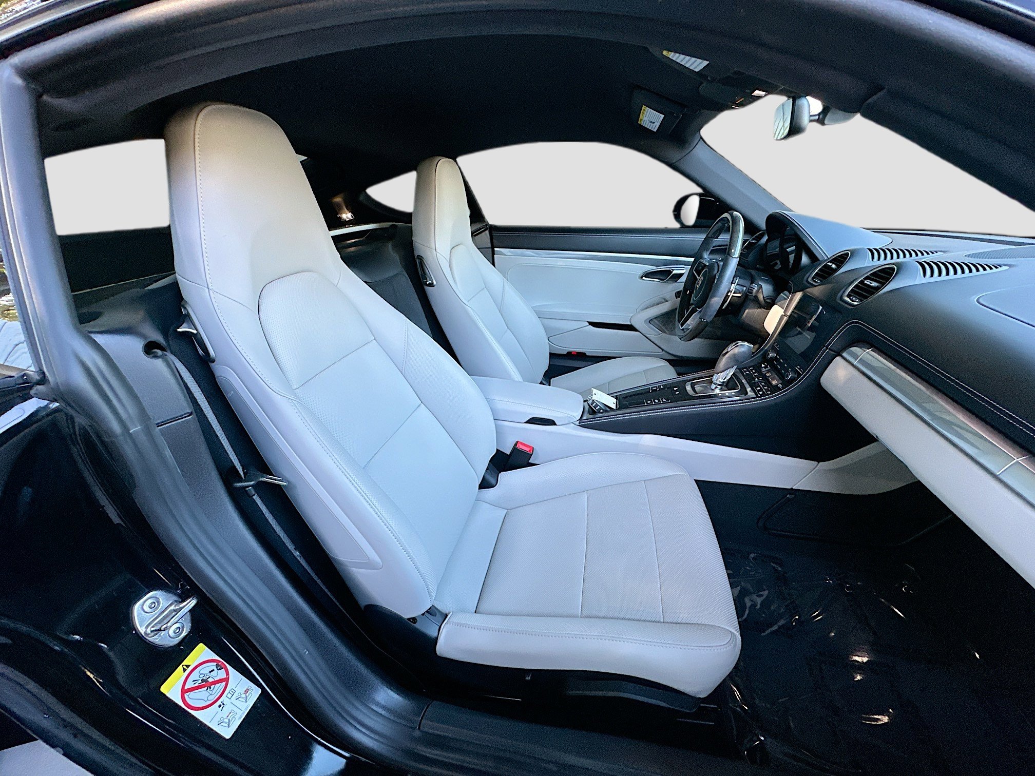 Used 2025 Porsche 718 Cayman image 23