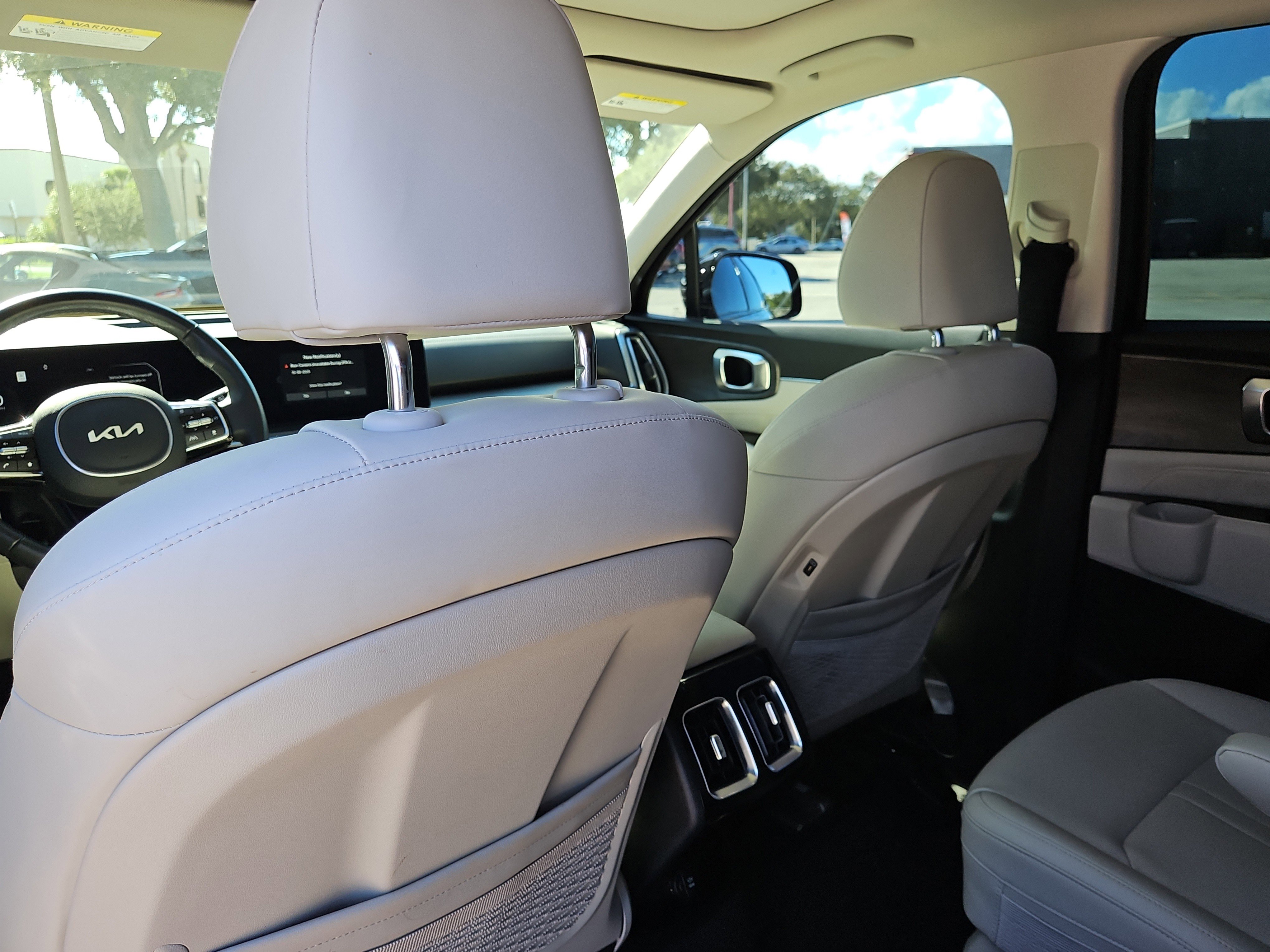 Used 2024 Kia Sorento SX image 9