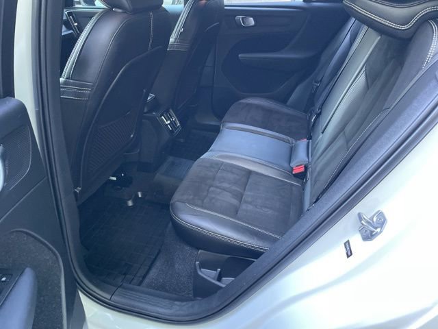 Used 2020 Volvo XC40 T5 R-Design w/ Protection Package AWD/4WD image 11