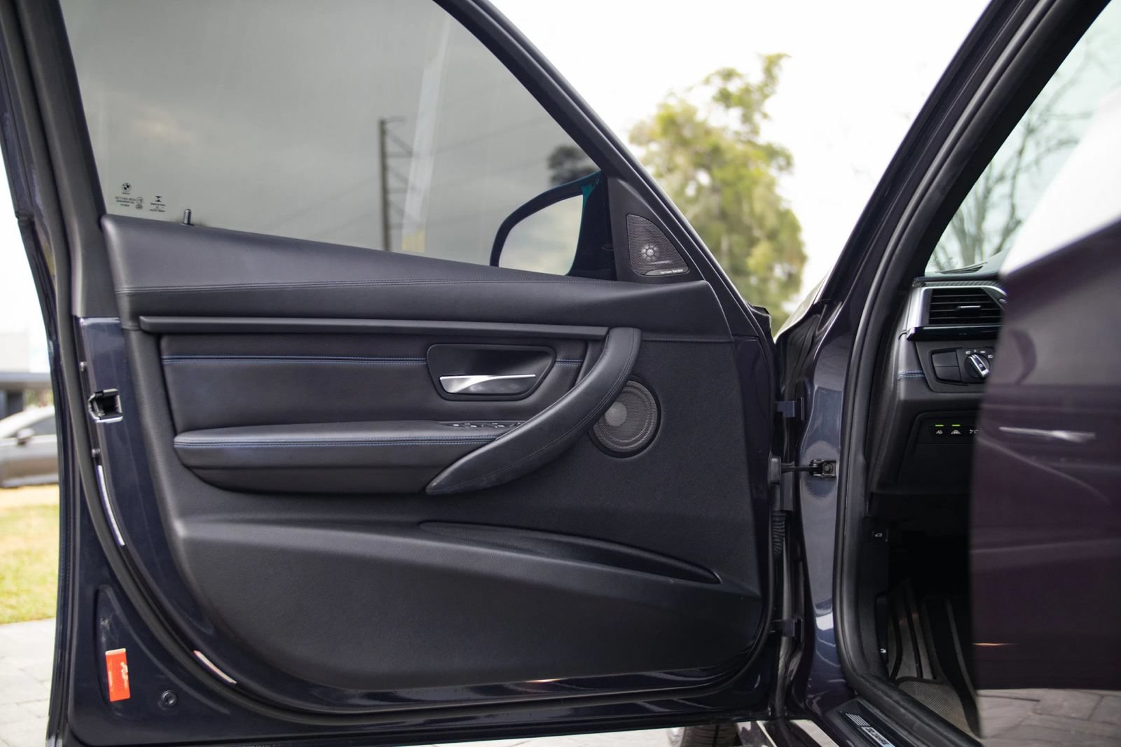 Used 2017 BMW M3 RWD image 31