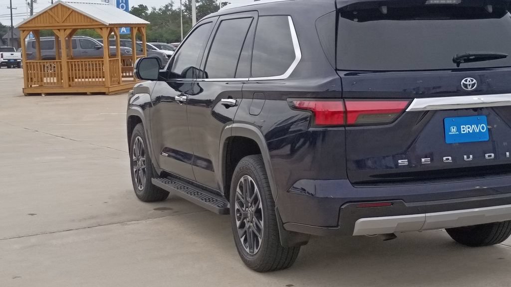 Used 2025 Toyota Sequoia Limited AWD/4WD image 9