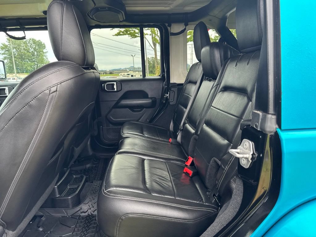 Used 2018 Jeep Wrangler Unlimited Sahara w/ Cold Weather Group AWD/4WD image 13