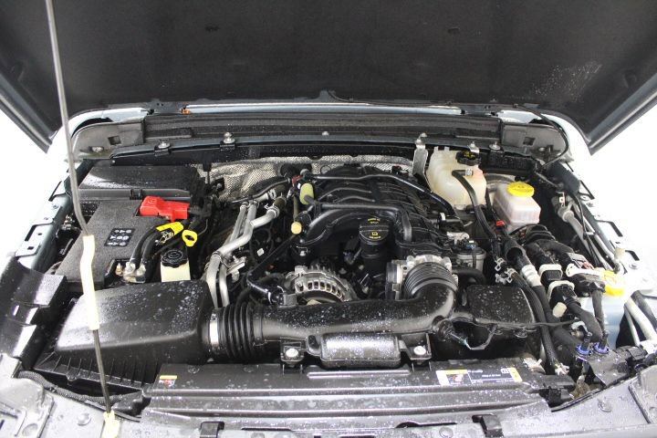 Used 2024 Jeep Wrangler Sport AWD/4WD image 45