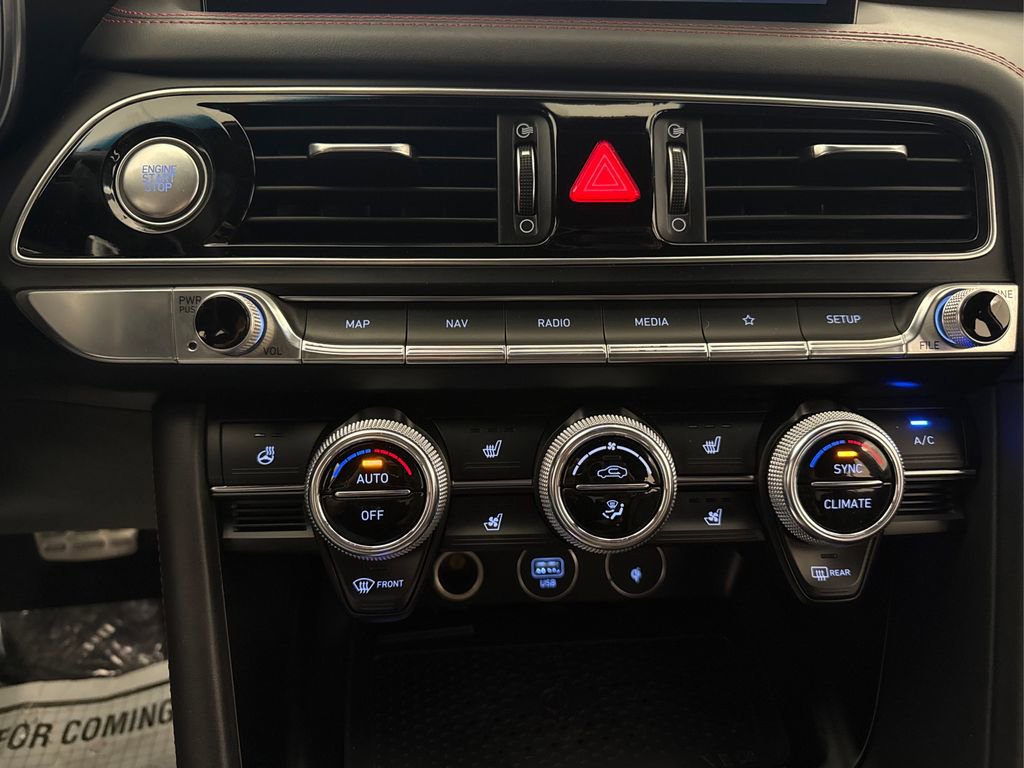 Used 2022 Genesis G70 3.3T image 30