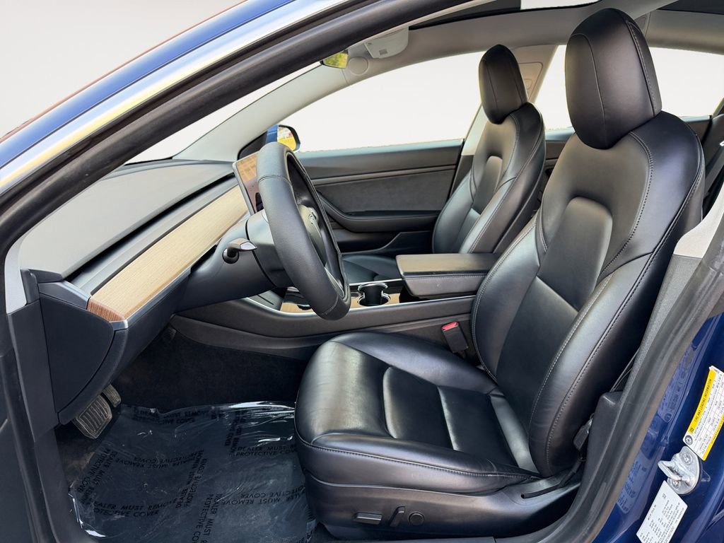 Used 2020 Tesla Model 3 Standard Range image 14
