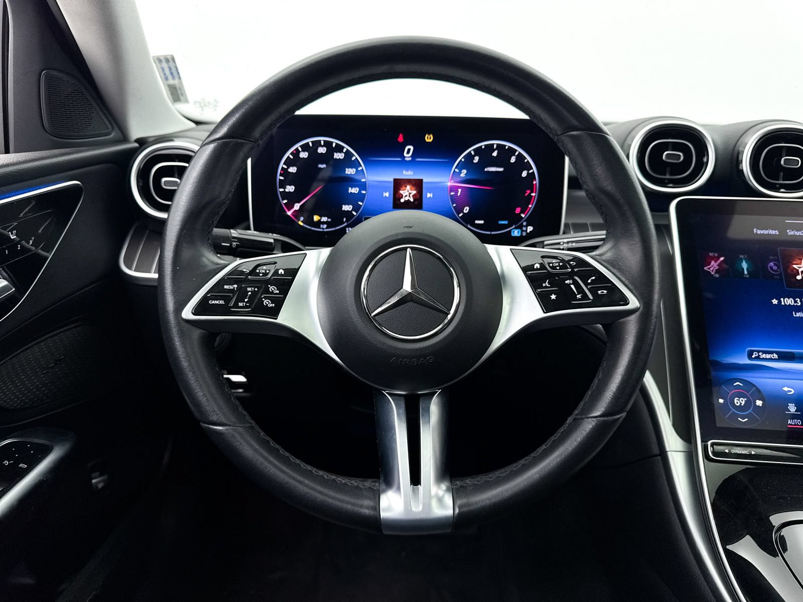 Used 2023 Mercedes-Benz C 300 Sedan image 4