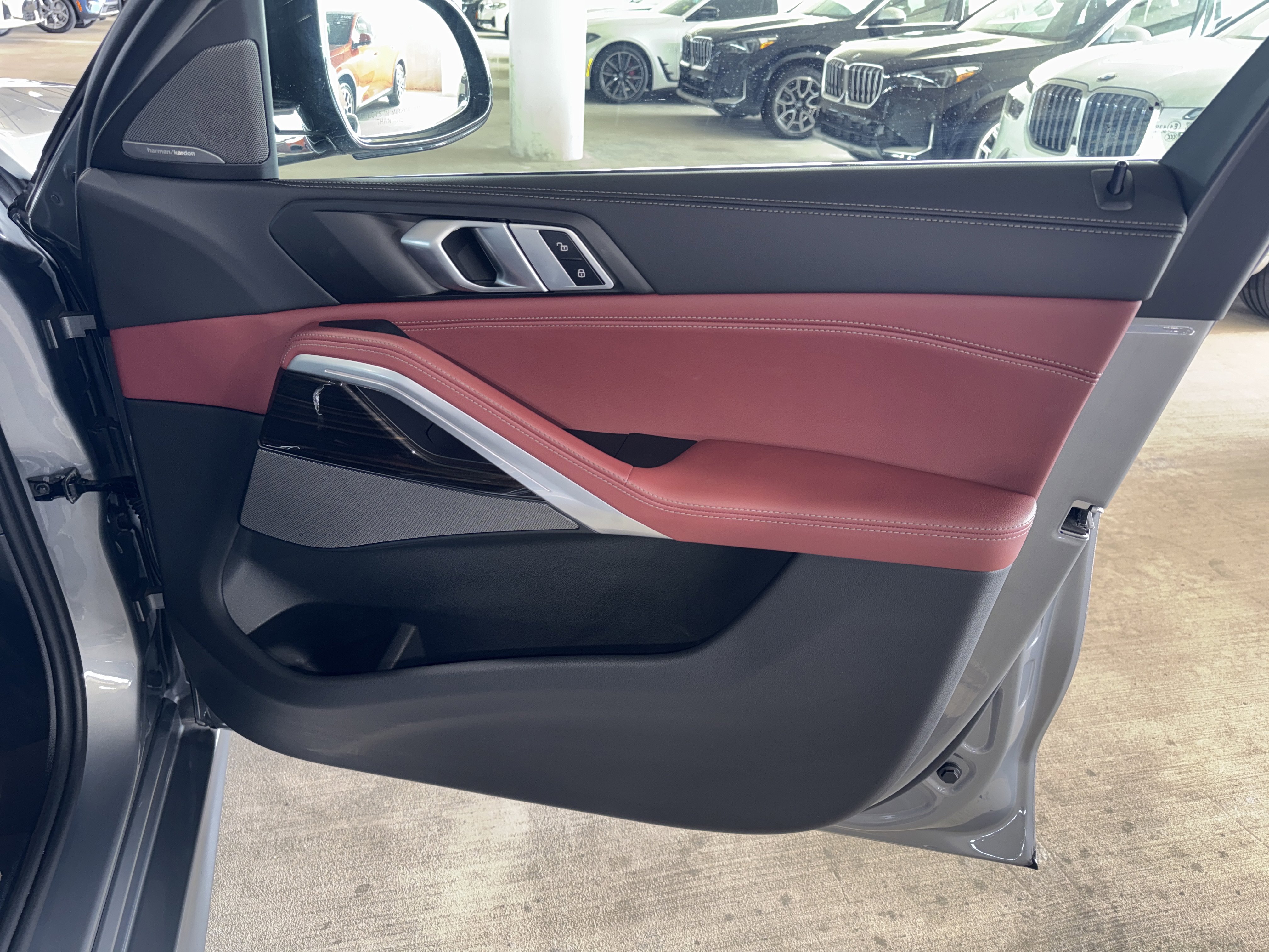 Certified 2025 BMW X6 xDrive40i image 9