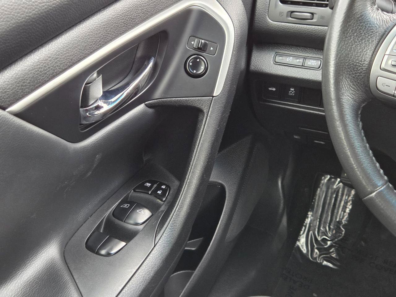 Used 2016 Nissan Altima 2.5 SV w/ Convenience Package image 32