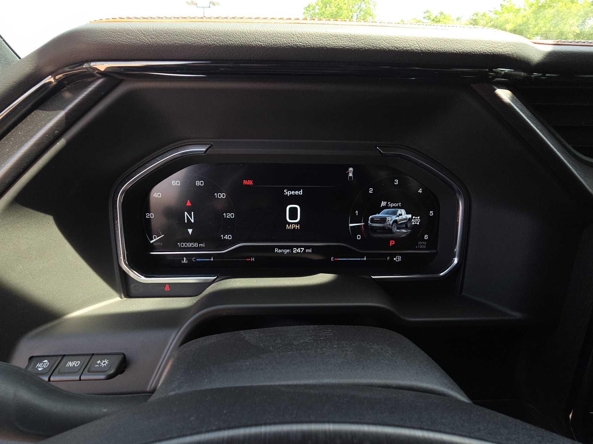 Used 2024 GMC Sierra 1500 AT4 w/ Technology Package AWD/4WD image 18