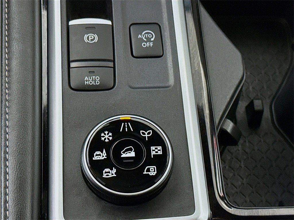 Certified 2023 Nissan Pathfinder SL w/ Black Appearance Package image 11