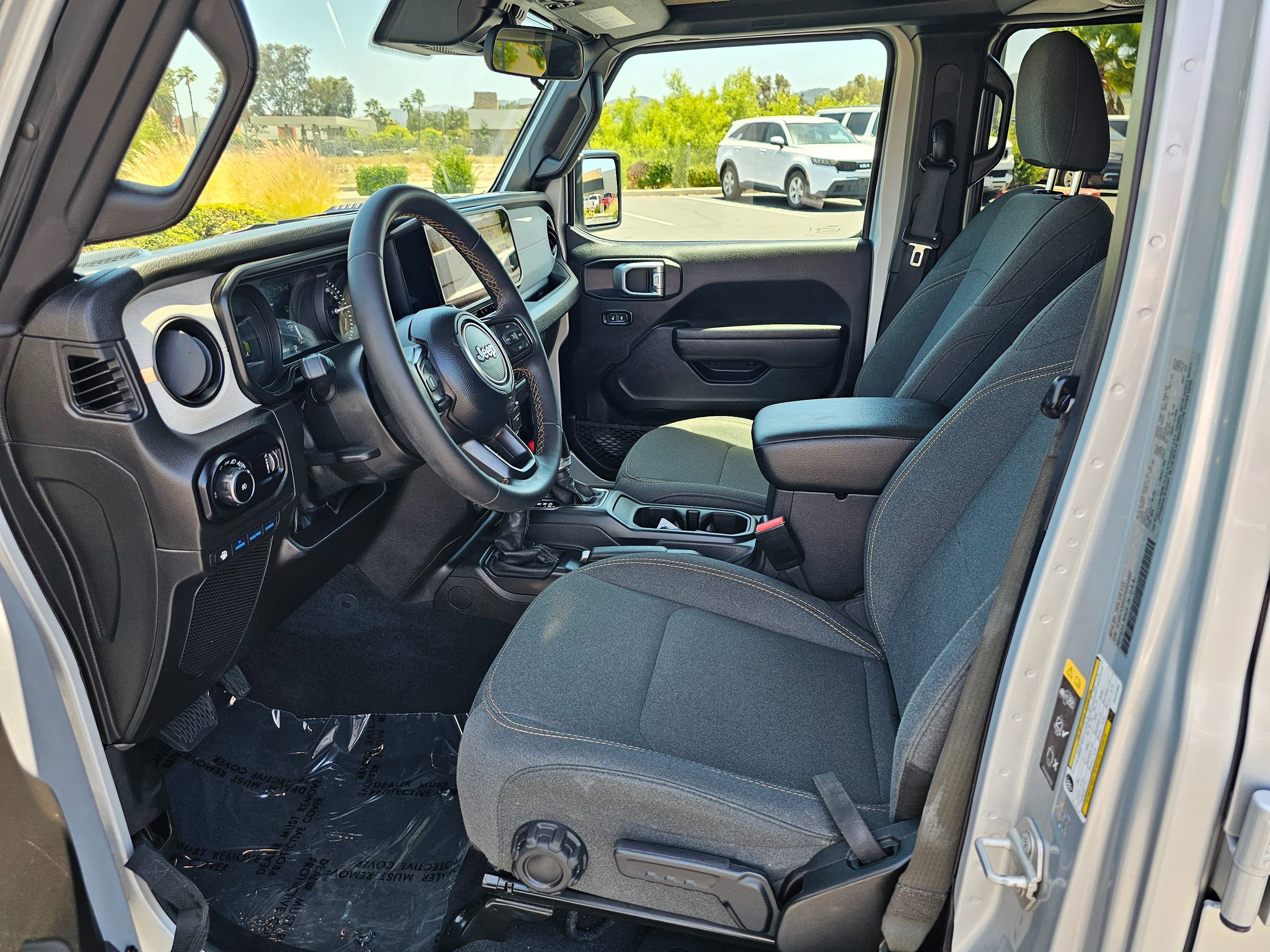 Used 2024 Jeep Wrangler Unlimited AWD/4WD image 16