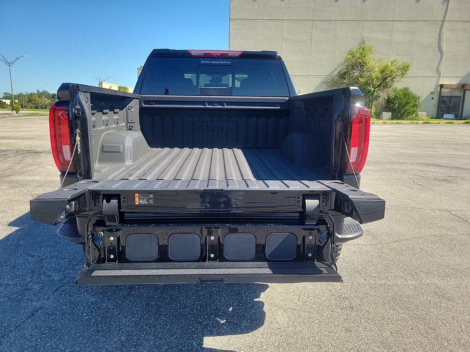 New 2026 GMC Sierra 1500 AT4 w/ Technology Package AWD/4WD image 7