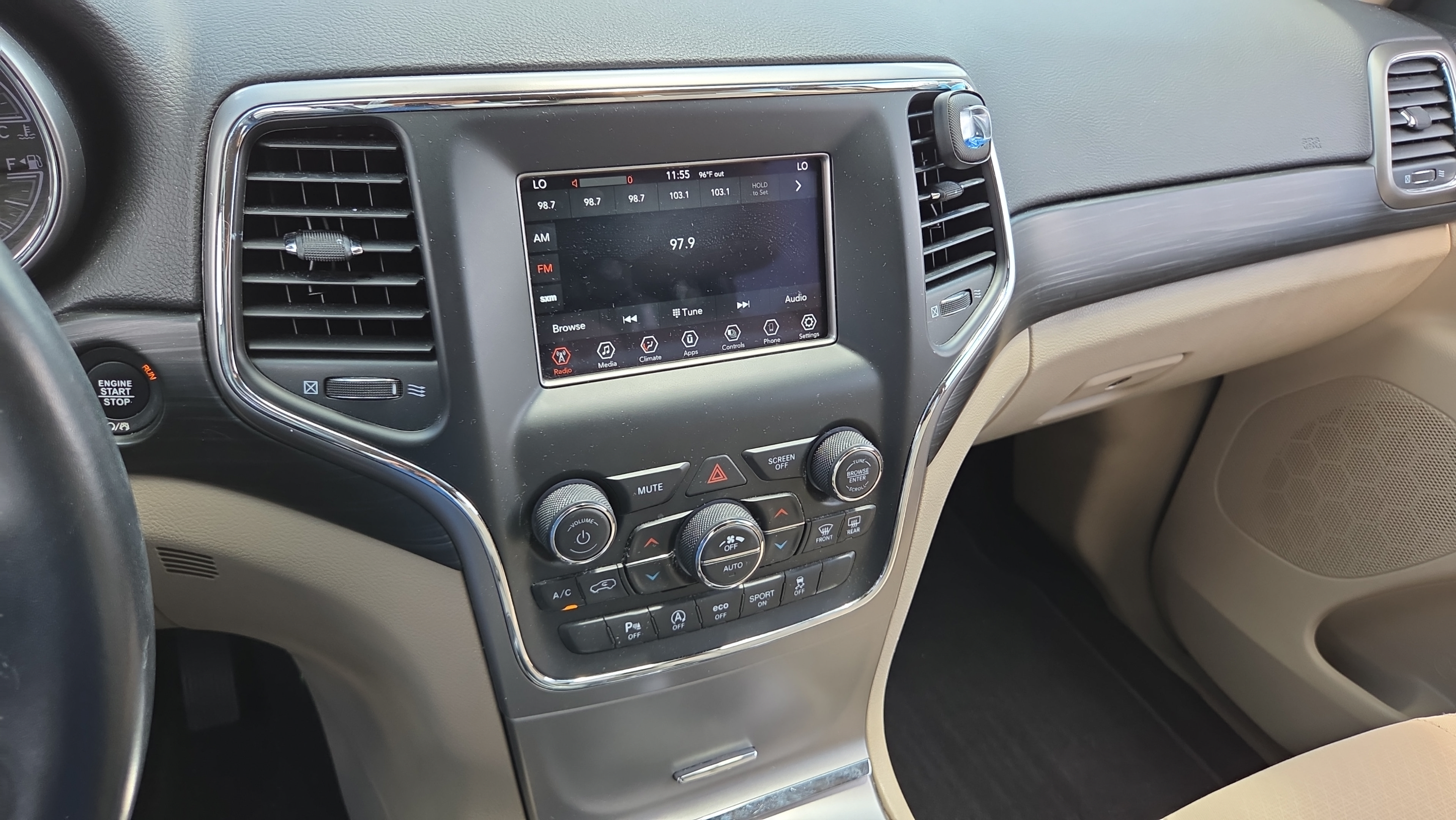 Used 2021 Jeep Grand Cherokee Laredo RWD image 25