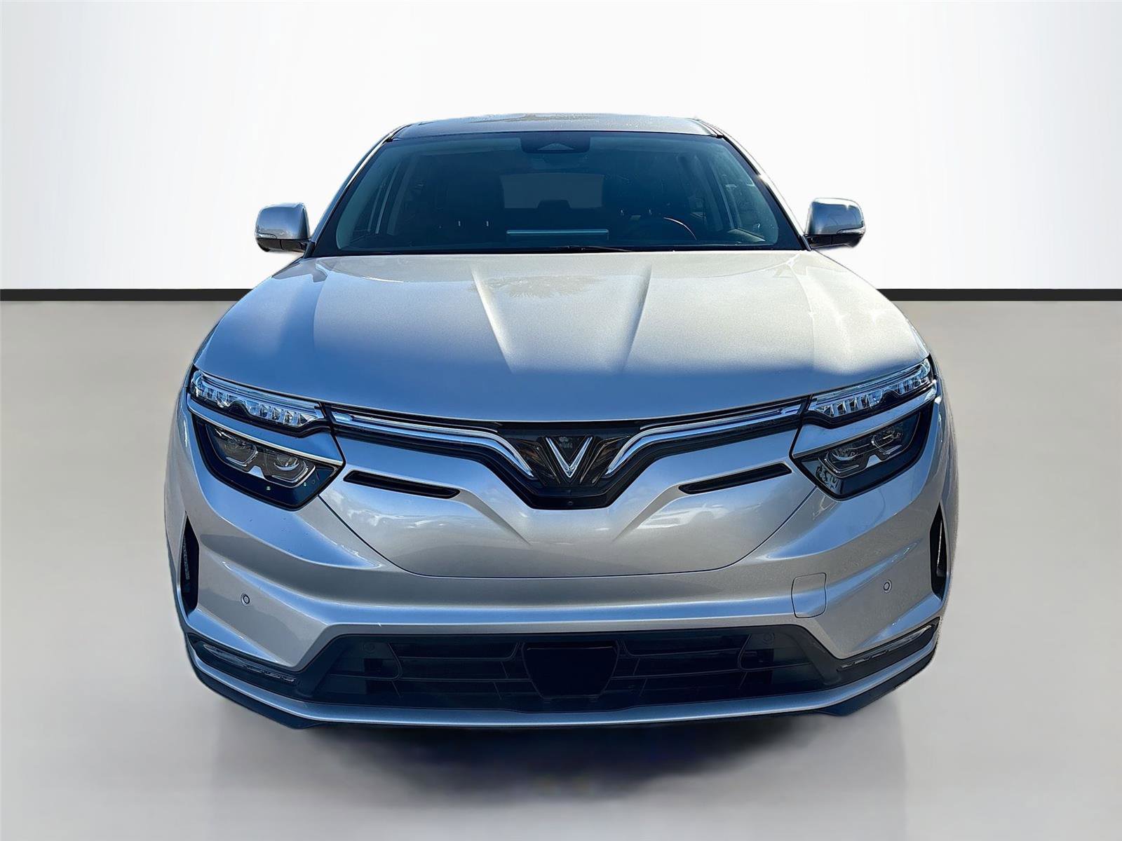 New 2025 VinFast VF 8 Eco image 2