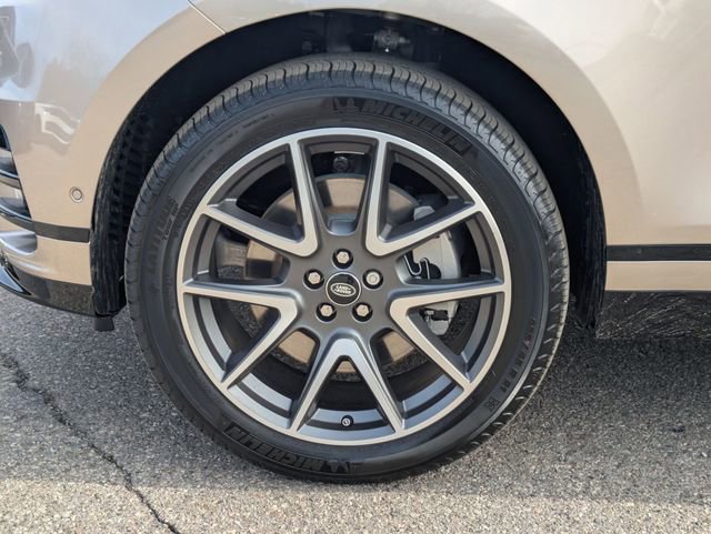 New 2026 Land Rover Range Rover Velar Dynamic SE image 21