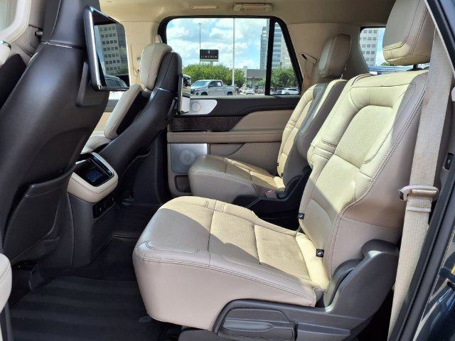 Used 2022 Lincoln Navigator L Reserve AWD/4WD image 5