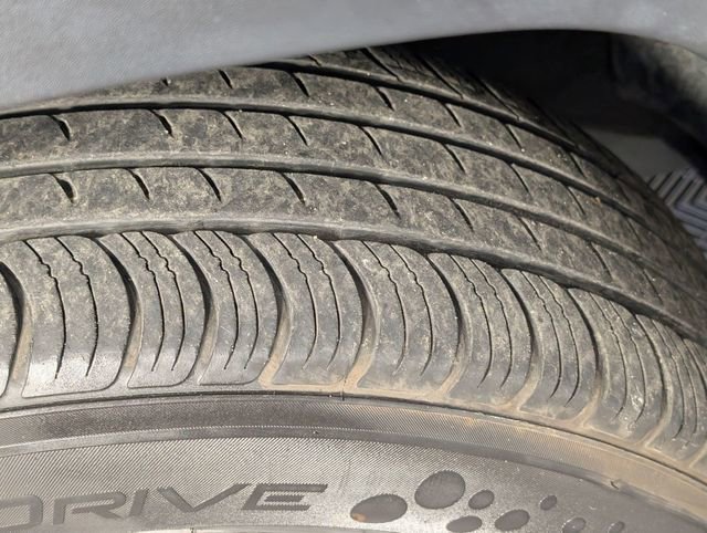 Used 2019 Toyota RAV4 LE image 9