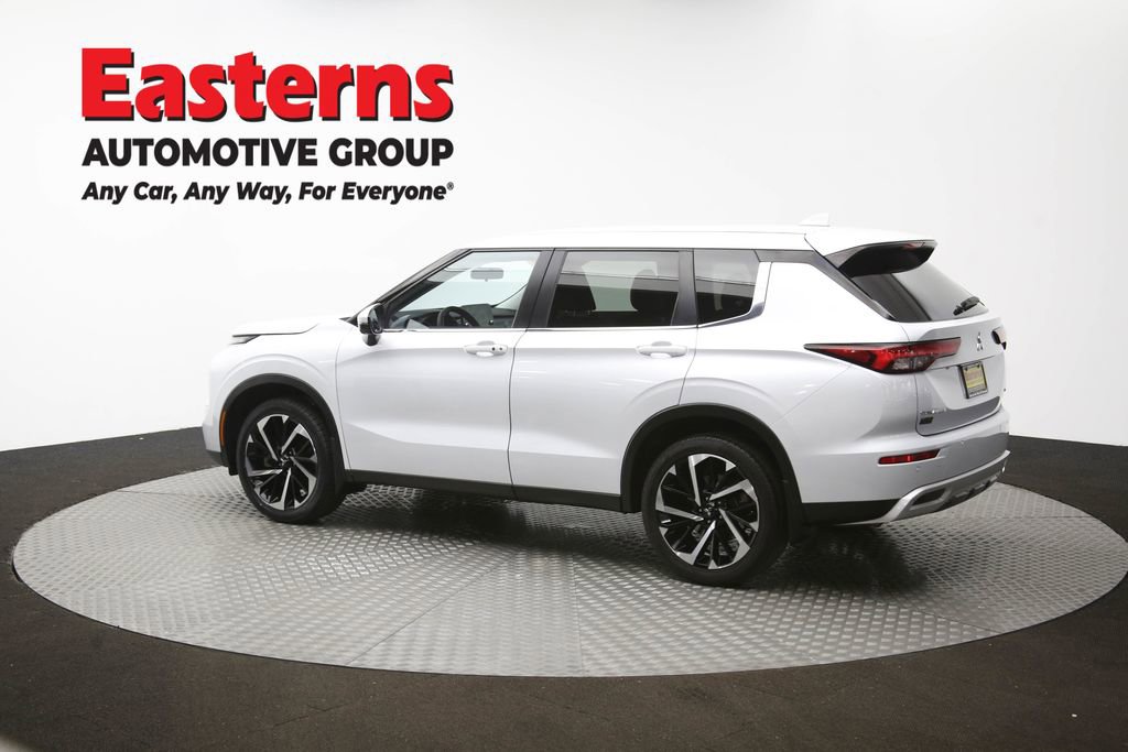 Used 2024 Mitsubishi Outlander SE image 62