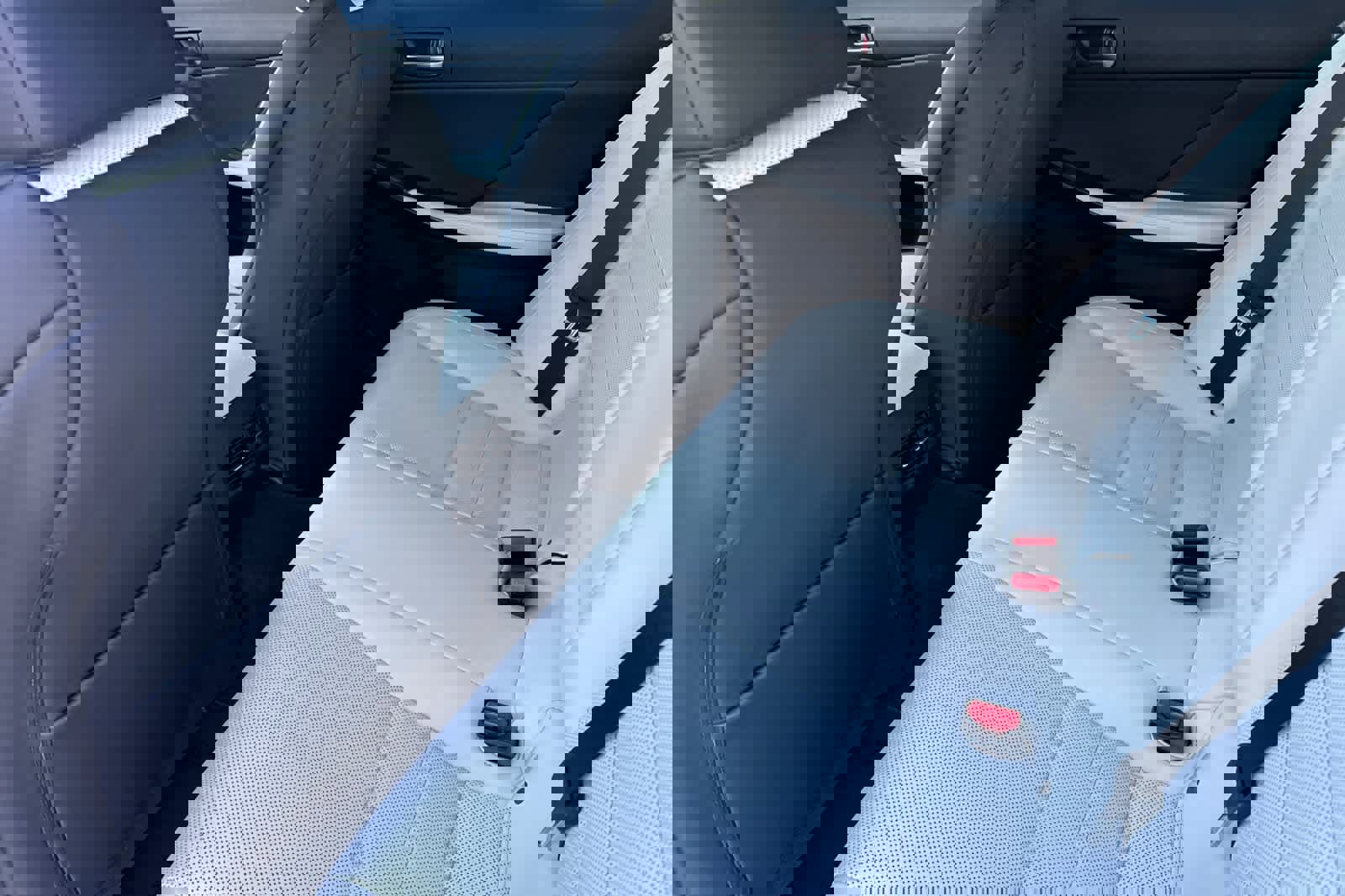 Used 2023 Lexus IS 500 image 4