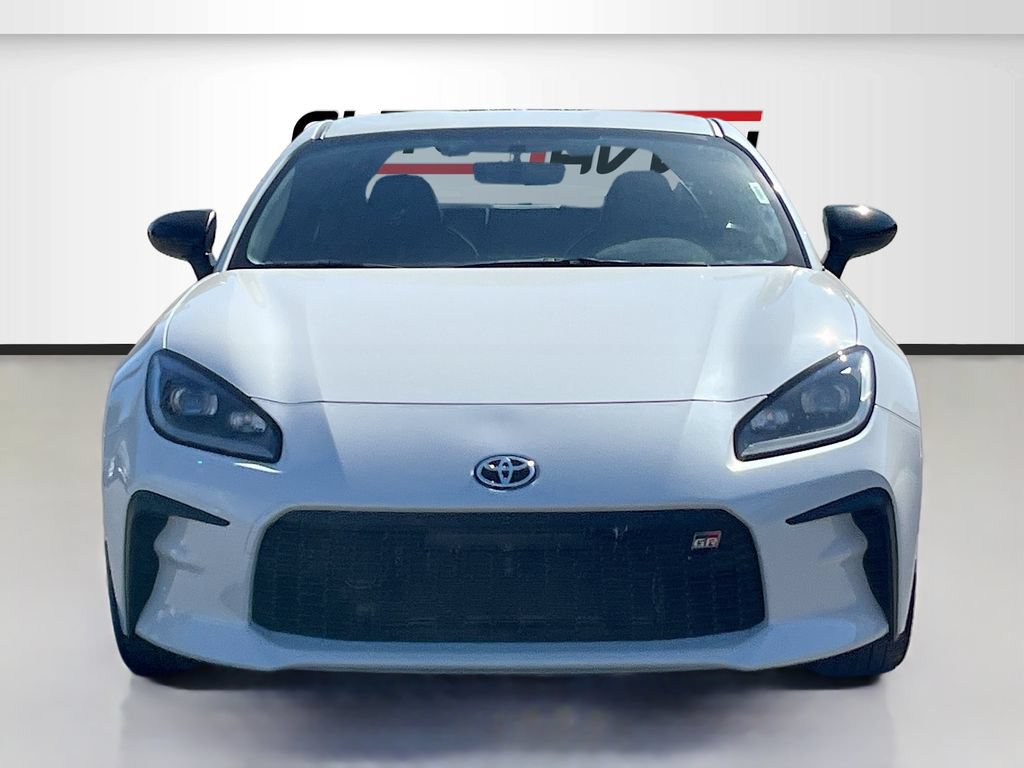 Used 2025 Toyota GR86 Premium w/ ALL Weather Mat Package (TMS) RWD image 2
