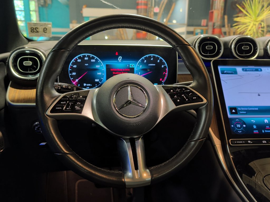 Used 2023 Mercedes-Benz GLC 300 4MATIC image 2