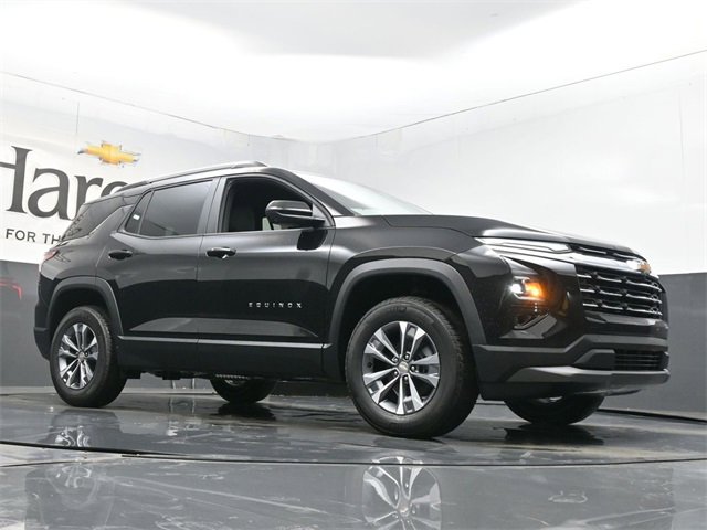 New 2026 Chevrolet Equinox LT image 2