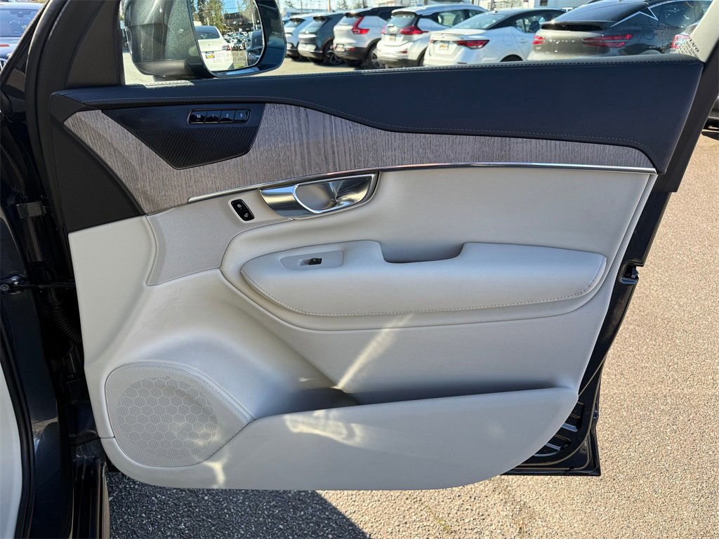 Used 2022 Volvo XC90 T8 Inscription w/ Advanced Package image 38