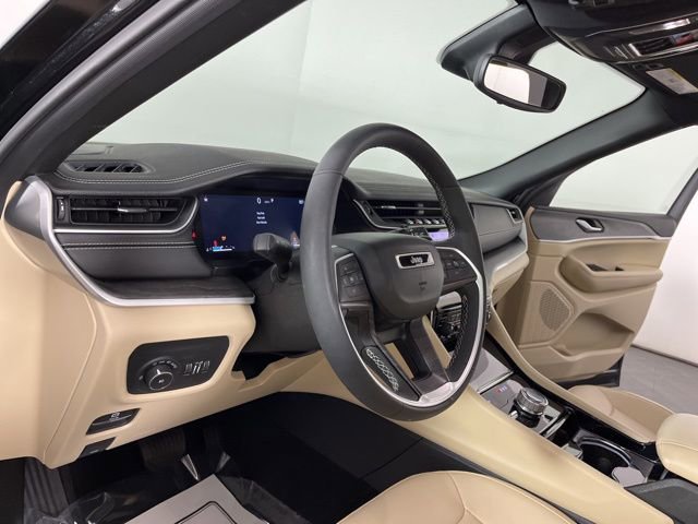 Used 2023 Jeep Grand Cherokee L Limited image 20