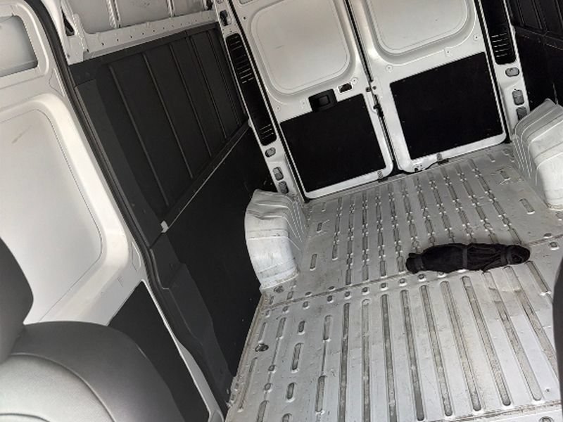 Used 2025 RAM ProMaster 2500 w/ Convenience Group FWD image 10