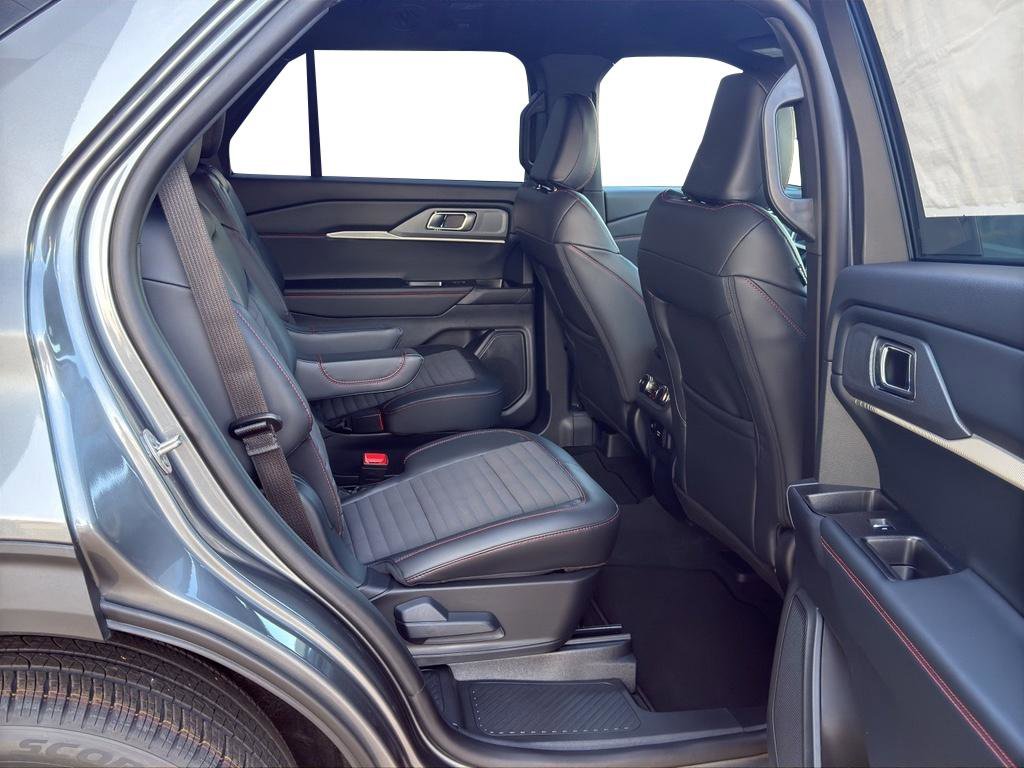 New 2026 Ford Explorer ST-Line w/ ST-Line Street Pack RWD image 8