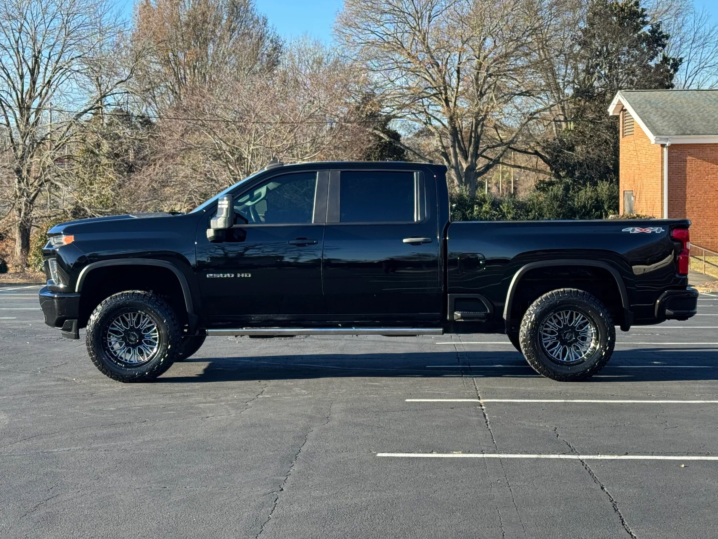 Used 2021 Chevrolet Silverado 2500 Custom w/ Custom Value Package image 2