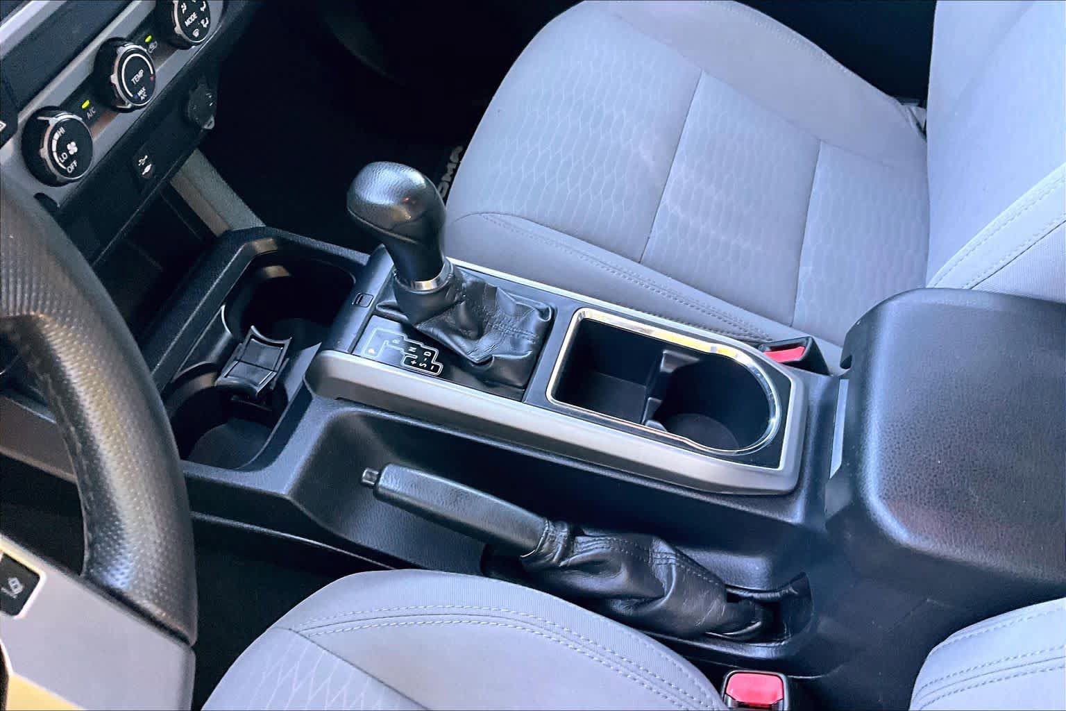 Certified 2019 Toyota Tacoma SR5 AWD/4WD image 15