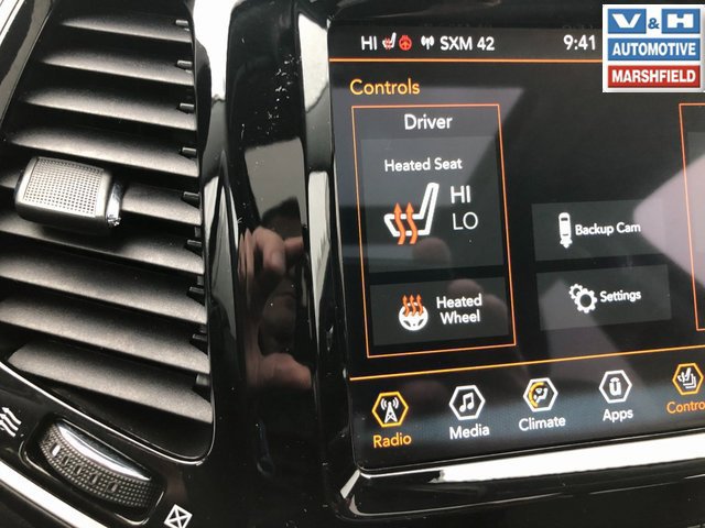 Used 2022 Jeep Cherokee Limited AWD/4WD image 9