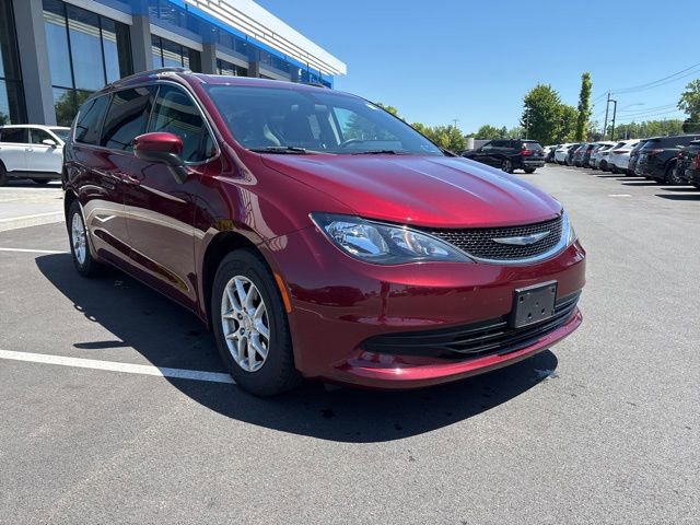Used 2020 Chrysler Voyager LX w/ Cold Weather Group FWD image 4
