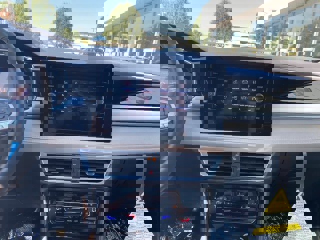 New 2025 Volkswagen Taos SE image 32