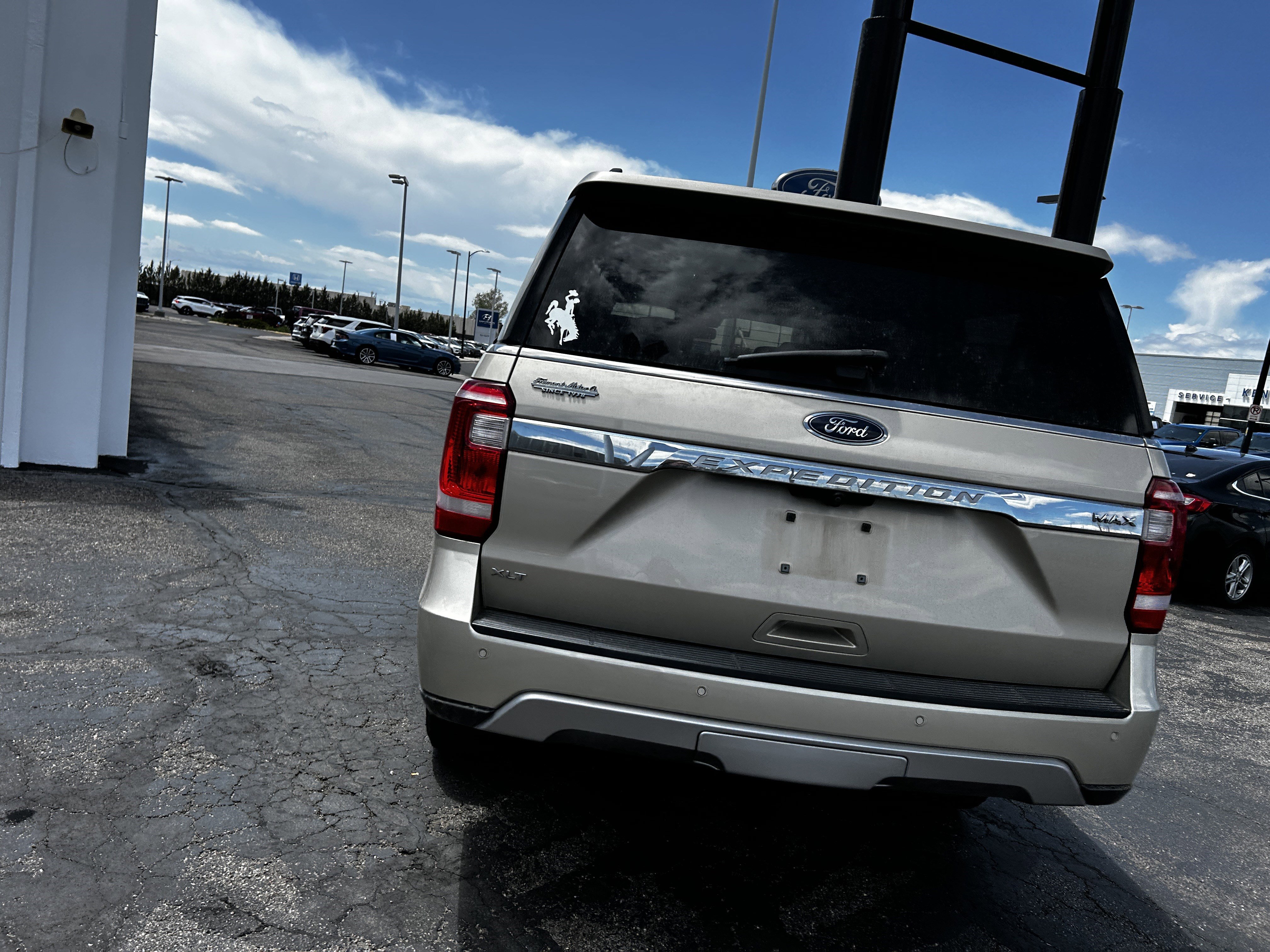 Used 2018 Ford Expedition Max XLT w/ Equipment Group 202A AWD/4WD image 4