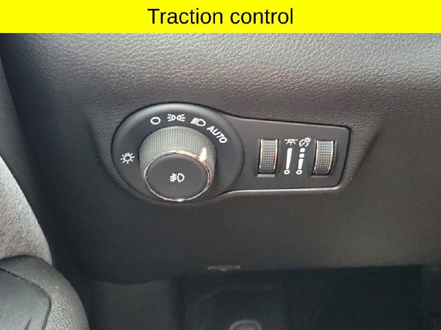 Used 2025 Jeep Compass Latitude AWD/4WD image 20