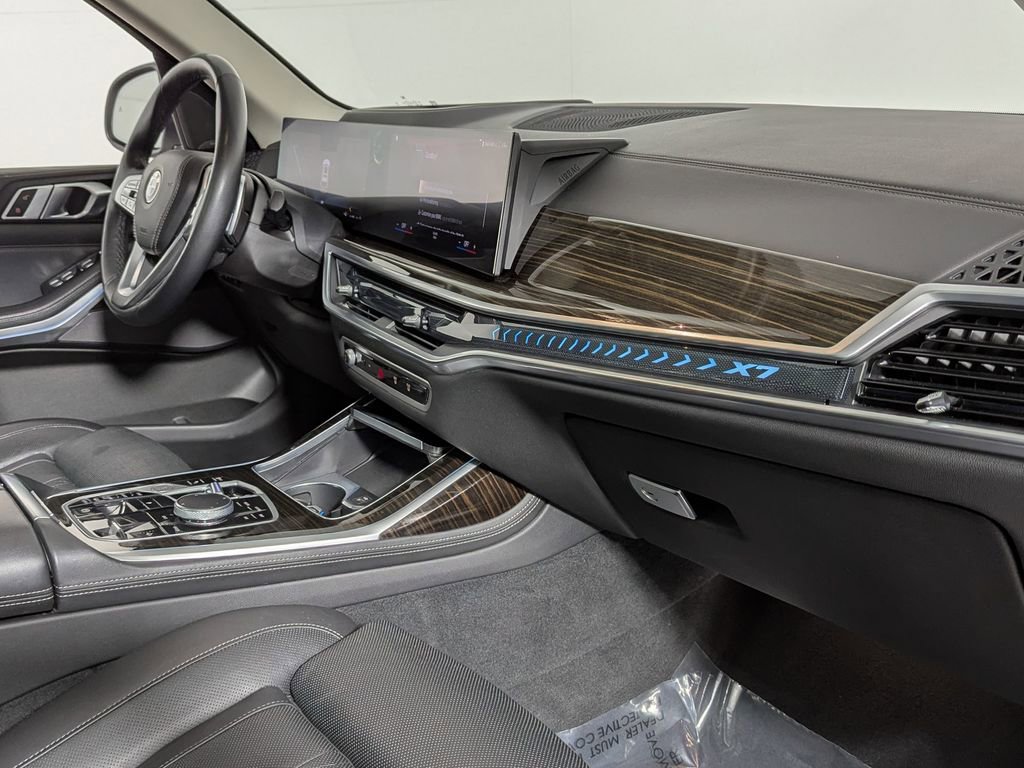 Used 2023 BMW X7 xDrive40i image 29