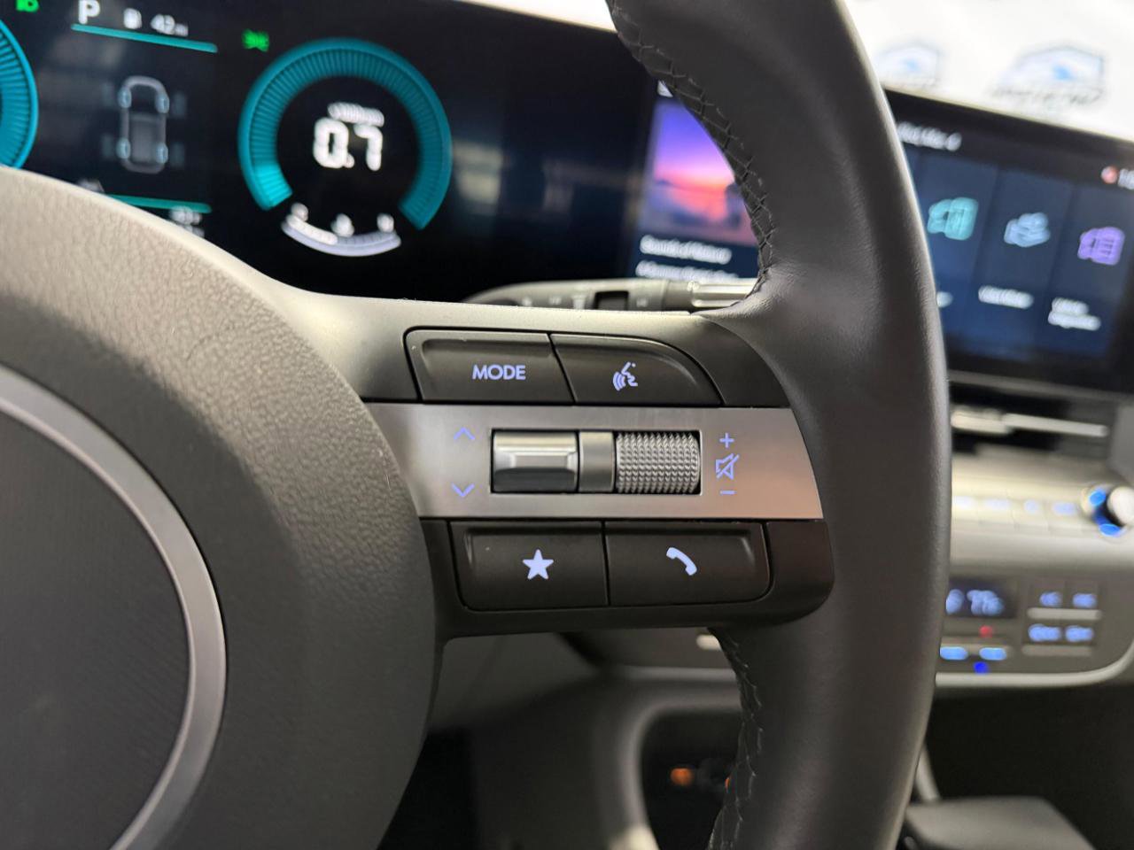 Used 2025 Hyundai Kona SEL image 30