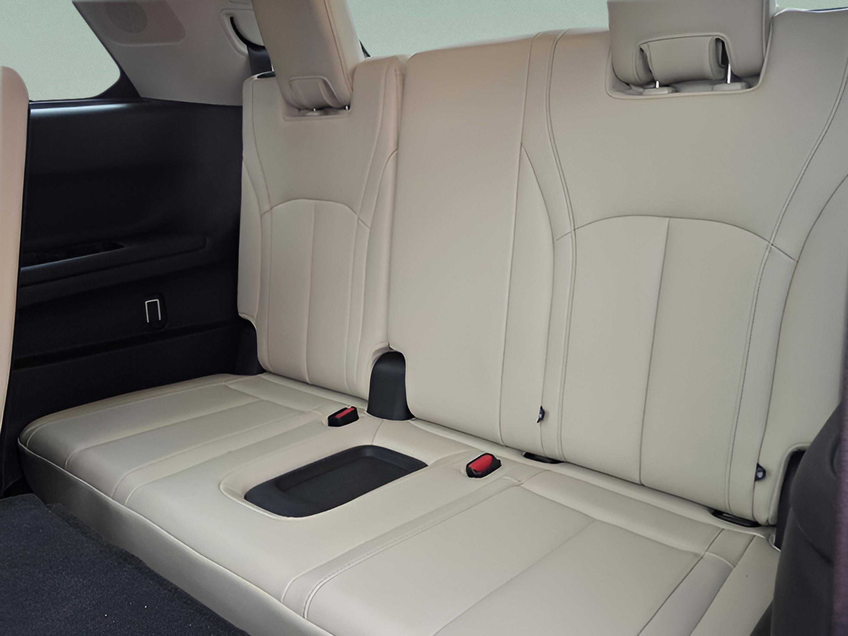 Used 2025 INFINITI QX60 Luxe w/ Vision Package image 12