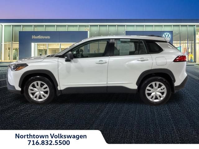Used 2023 Toyota Corolla Cross L AWD/4WD image 2