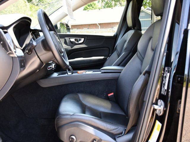 Certified 2023 Volvo XC60 B5 Core w/ Climate Package AWD/4WD image 11
