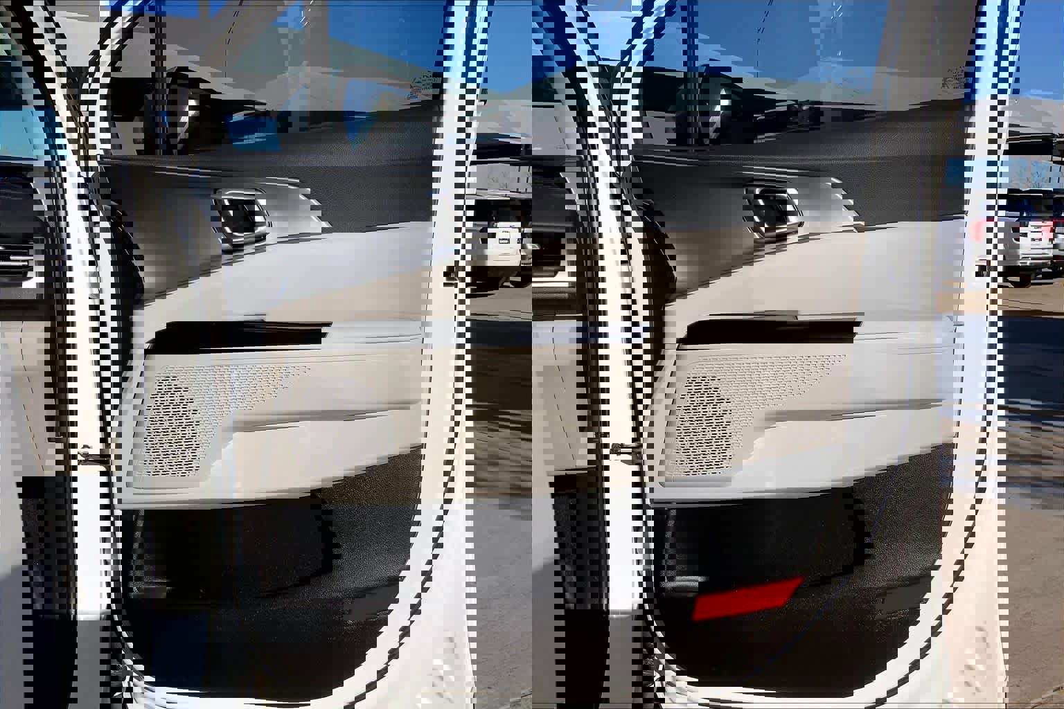 Used 2024 Kia Carnival LX image 20