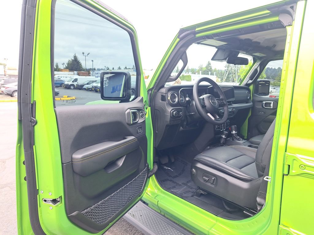 Used 2025 Jeep Gladiator Sport AWD/4WD image 10